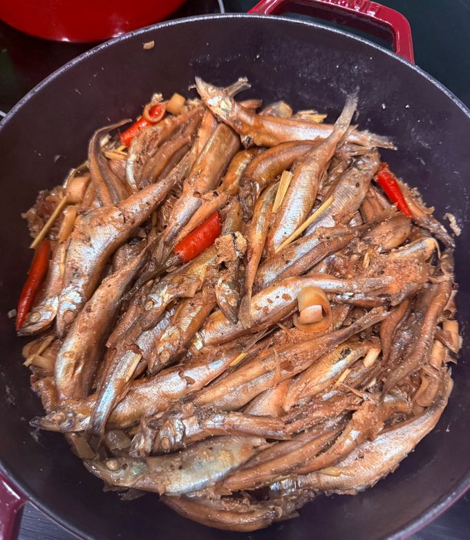 Hình của món Cá trứng kho sả ớt.