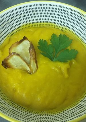 A picture of Yam and pumpkin creamy soup (vegan).