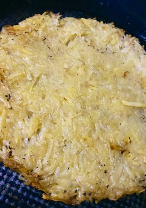 Una foto de MASA DE 🥔PAPA ROSTI🥔RALLADA SOLAMENTE 🥔🍕🥔🍕(para una pizza súper rápida👏👏)