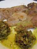 Cabecero de cerdo a la plancha, con alcachofas al ajillo y salsa alkale