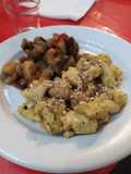 Pollo al carry e mandorle