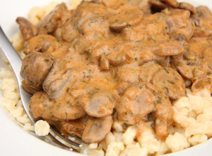 Gombapaprikás recept nokedlivel (klasszikus) recept fotója