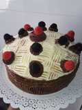 Torta Cumple con butter cream de Chocolate Chantilly y chips🍫