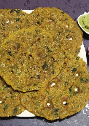 'ज्वारीच्या पीठाचे थालीपीठ