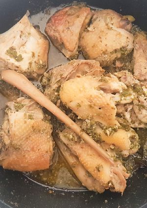 A picture of Green chilli chicken.