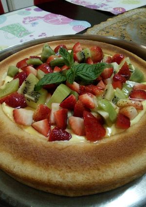 صورة لوصفة كيكة باردة مع فواكه وكاسترد