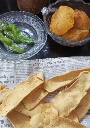 A picture of Gujarati fafda.