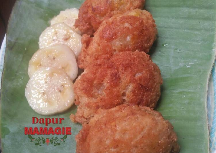 Cekodok pisang dan ampas wijen Cekodok pisang dan ampas wijen