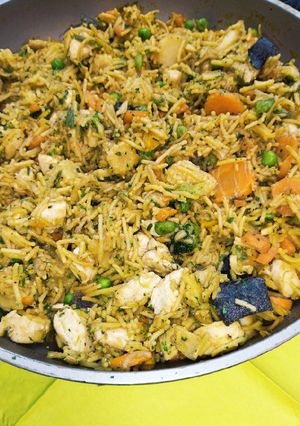 Ázsiai jellegű, csirkés, pirított sárgalencse tészta 🍜 recept fotója
