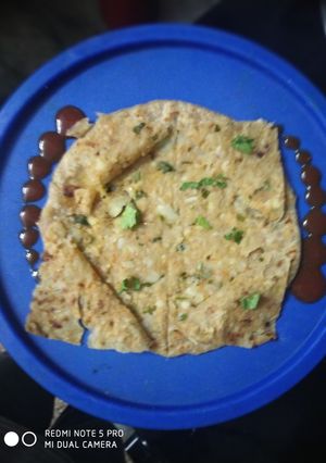 ચીઝી આલુ પરાઠા(Cheese Aloo parotha Recipe in Gujarati) રેસીપી મુખ્ય ફોટો