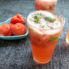 A picture of Water melon mojito.