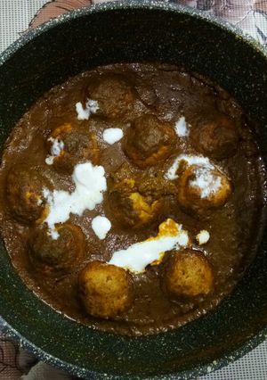 A picture of Palak chicken kofta.