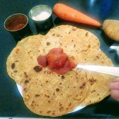 A picture of Potato and Carrot Parathas.