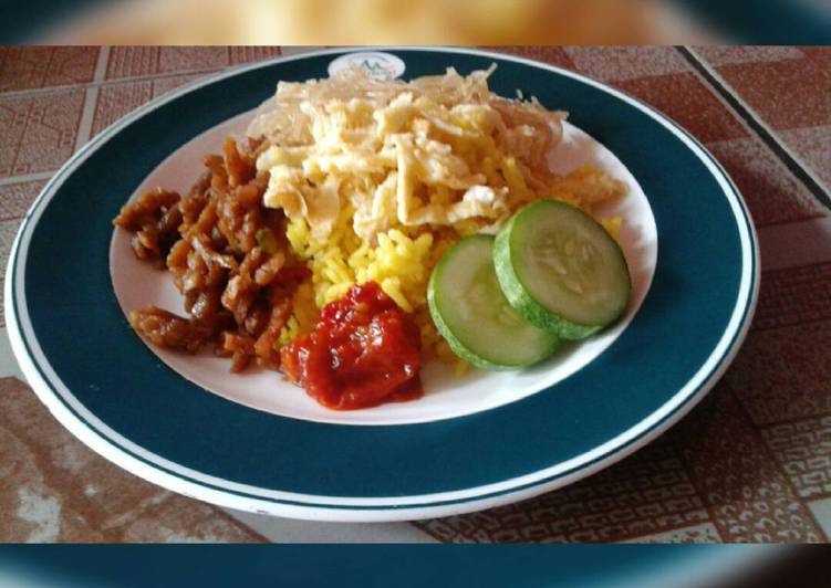 Nasi Kuning Manohara