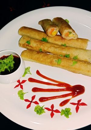 A picture of Veg cheese paneer cigar.