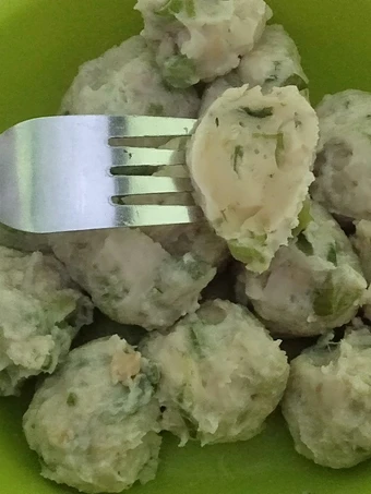 Langkah Mudah untuk Menyiapkan Resep Pentol ayam sayur friendly gerd (tanpa telur) yang Enak Banget Anti Ribet, Uenak Banget