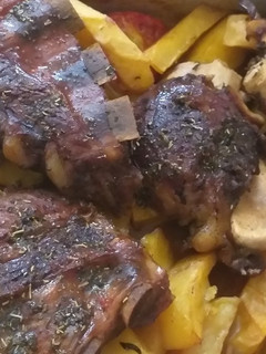 Una foto de Asado de carrillera y costillar a la miel