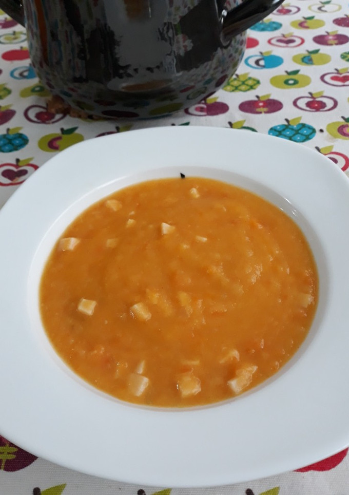 Una foto de Puré de verduras, patata, zanahoria y calabaza