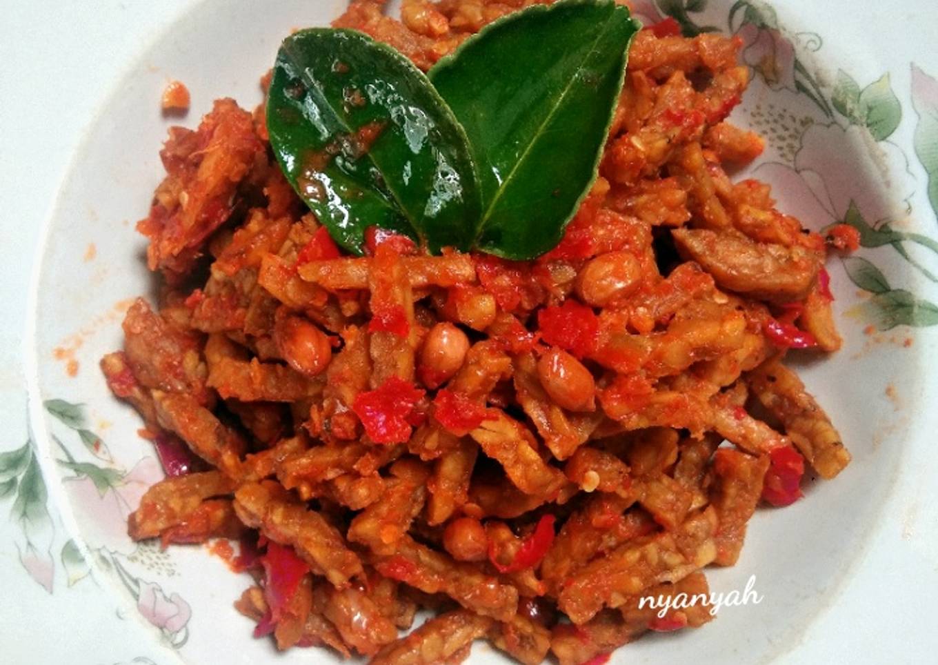 Kering tempe kacang pedas
