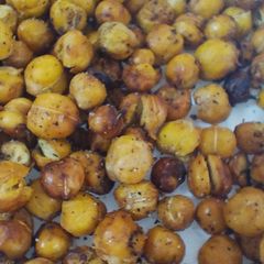 A picture of Roasted chickpeas. Airfyer.