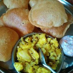 A picture of Puri bhaji.