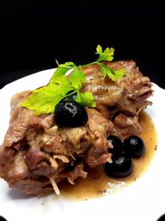 Una foto de Muslos de pavo al limón