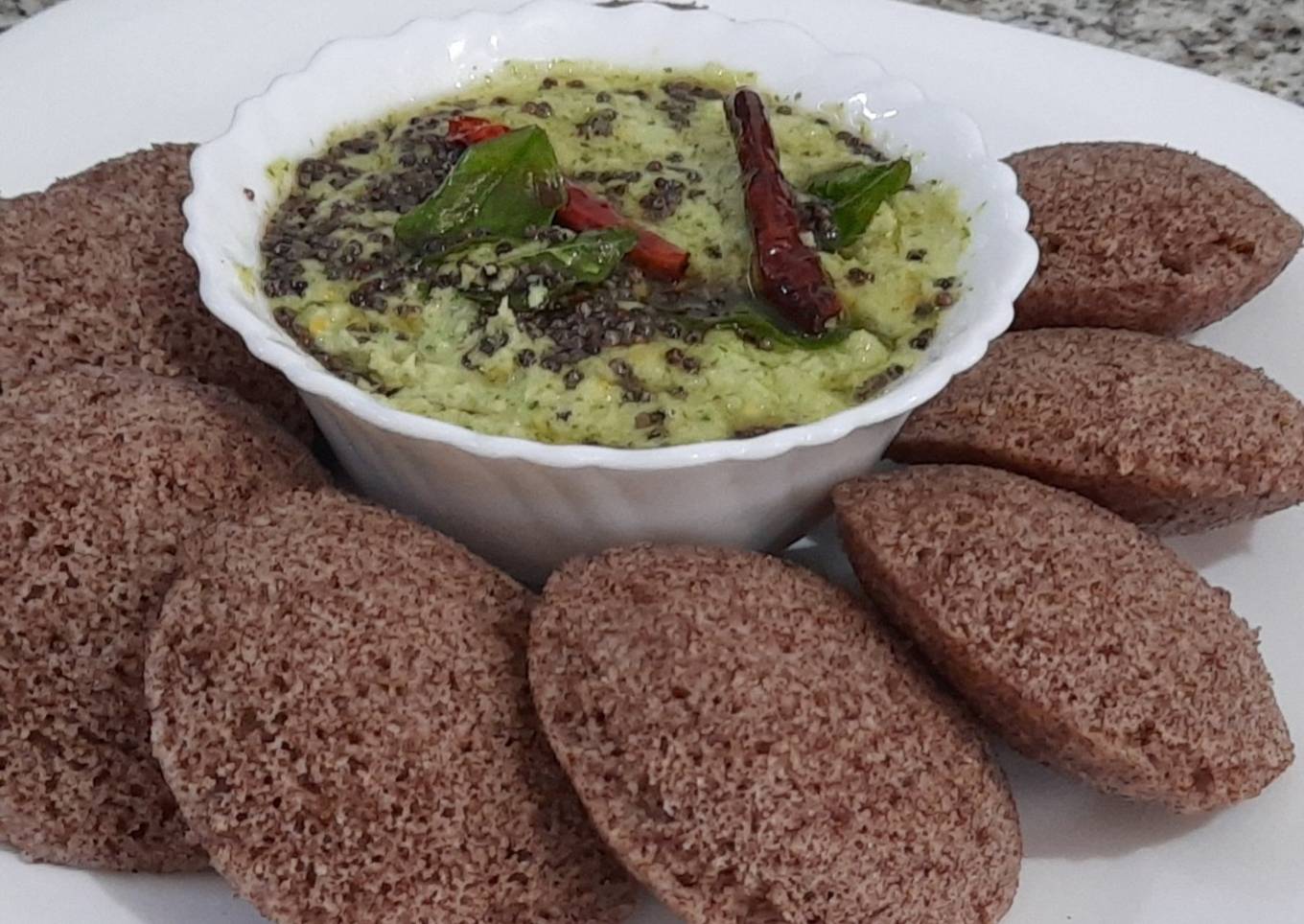 Ragi idli with coconut chutney