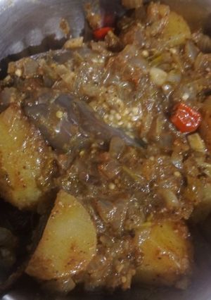 आलू बैंगन की कलौंजी (aloo baingan ki kalonji recipe in Hindi) रेसिपी मुख्य फोटो