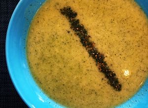 Foto principal de Crema de calabacín con zaatar y queso brie en robot iCompanion