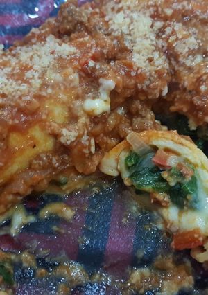 Una foto de Canelones con salsa bolognesa!