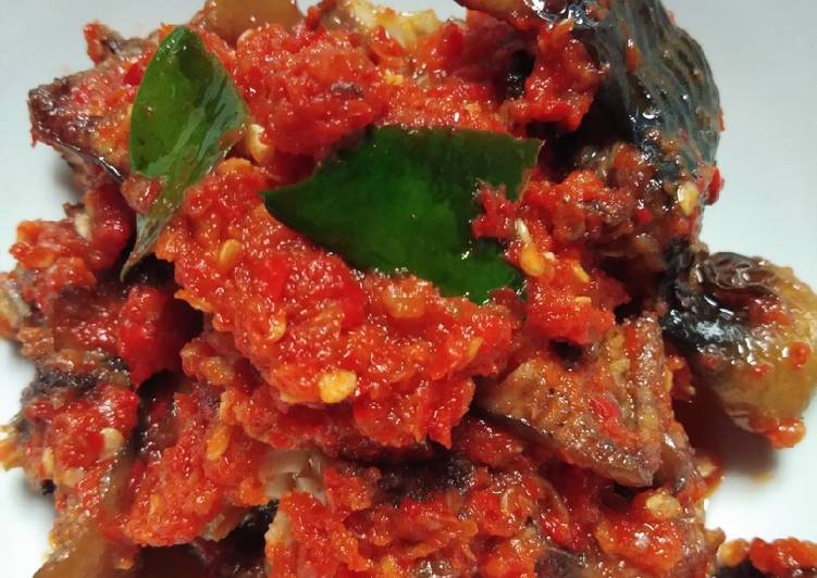 Cara mengolah Sambal belut kuning nikmat