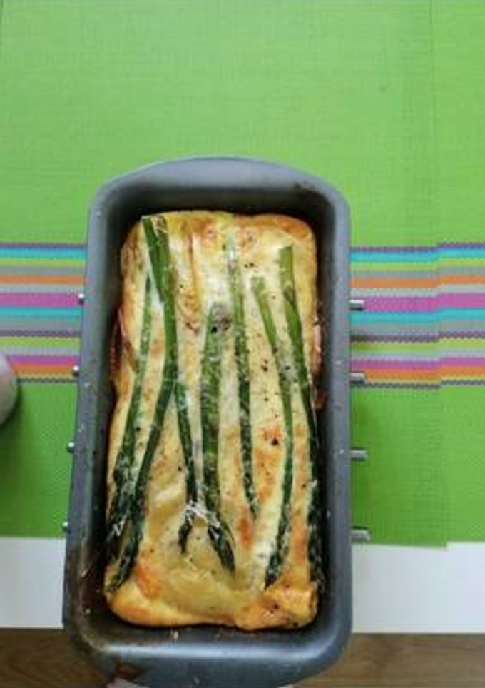 Una foto de Tortilla de verduras y espárragos verdes al horno