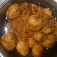 A picture of Garlic aloo.