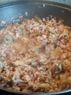 Una foto de Arroz salvaje con alcachofas