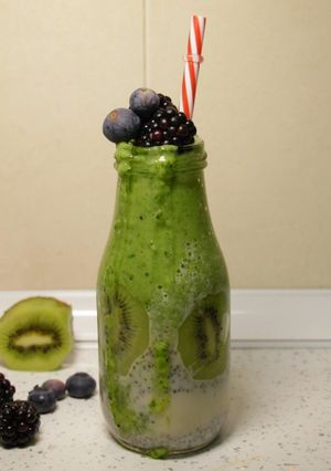 Foto principal de Smoothie vegano de kiwi con chía