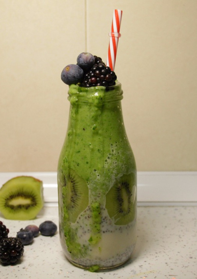 Una foto de Smoothie vegano de kiwi con chía