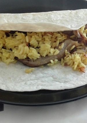 Una foto de Quesadilla de setas y arroz al curry