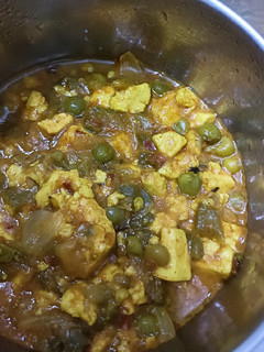 A picture of Matar paneer ka sabzi.