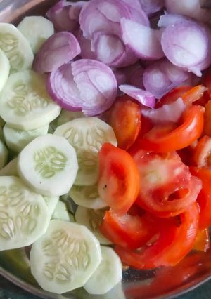 सलाद (salad recipe in Hindi) रेसिपी मुख्य फोटो