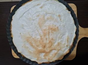 Una foto de Pie de limón con masa de galletas