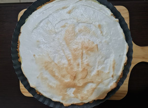 Una foto de Pie de limón con masa de galletas