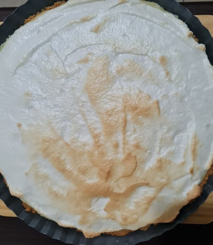 Una foto de Pie de limón con masa de galletas