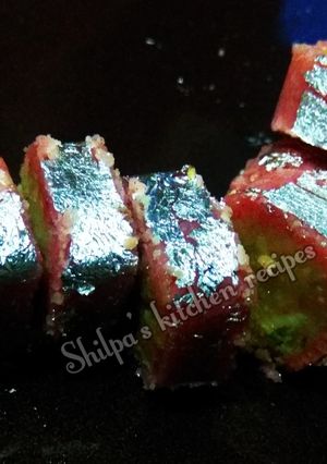 સ્ટફ્ડ નટસ્ પીનટ રોલ (Stuffed Nuts Peanut Roll Recipe In GujaratI) રેસીપી મુખ્ય ફોટો