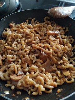 Una foto de 🥘 Fideuá de setas