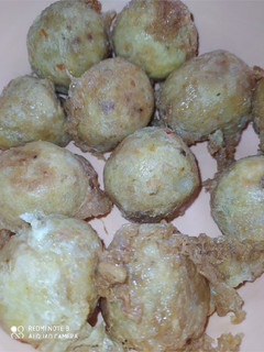 A picture of YAM BALLS #PAKNIG.