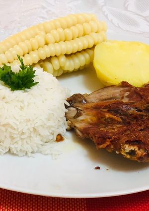 Una foto de Cuy frito hecho en casa