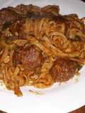 Tallarines con albóndigas 🍝
