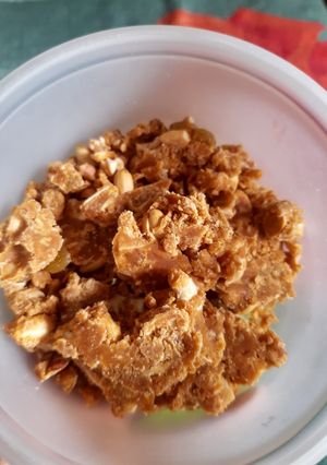 मूंगफली की चिक्की (moongfali ki chikki recipe in Hindi) रेसिपी मुख्य फोटो