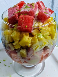 Una foto de MACEDONIA De Frutas, con Leche Condensada