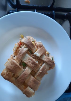 Una foto de Pollo entre rejas